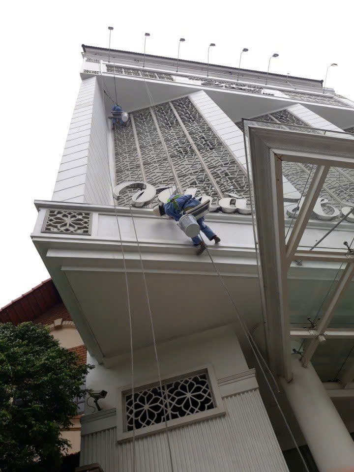 664f8235b2ee02b05bff3